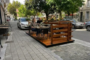 une terrasse pour votre commerce